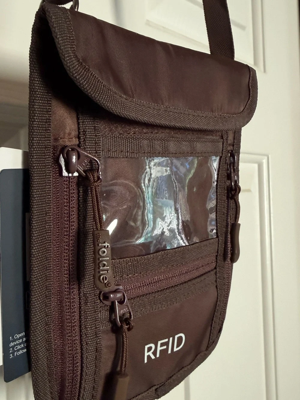FOLDIE TRAVEL DOCUMENT HOLDER BROWN
